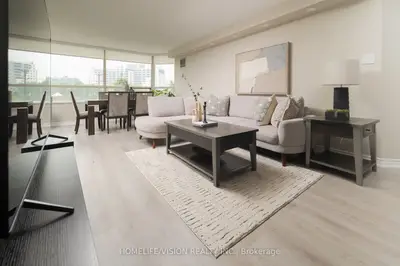 7 Townsgate Drive 413, Vaughan, On L4j 7z9
