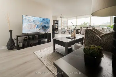 7 Townsgate Drive 413, Vaughan, On L4j 7z9