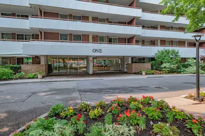 1 Royal Orchard Boulevard 211, Markham, On L3r 2n7
