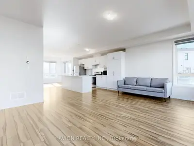 35 Thomas Armstrong Lane, Richmond Hill, On L4c 5s6