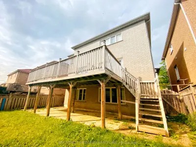 Main 114 Red River Crescent, Newmarket, On L3x 2r1