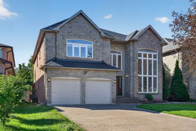 23 Mackay Drive, Richmond Hill, On L4c 6n9