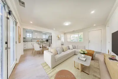 242 Simcoe Avenue, Georgina, On L4p 2h8