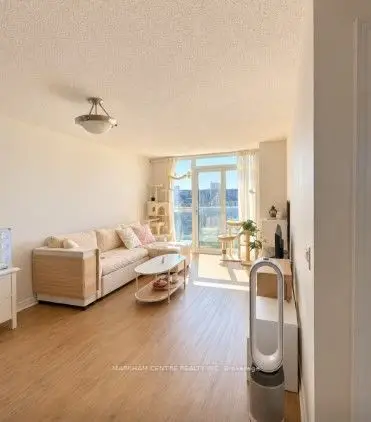 33 Cox Boulevard 1607, Markham, On L3r 8a6
