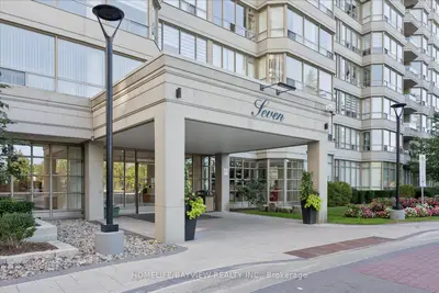 7 Townsgate Drive 515, Vaughan, On L4j 7z9