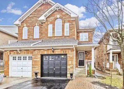 31 Baywell Crescent, Aurora, On L4g 7m8