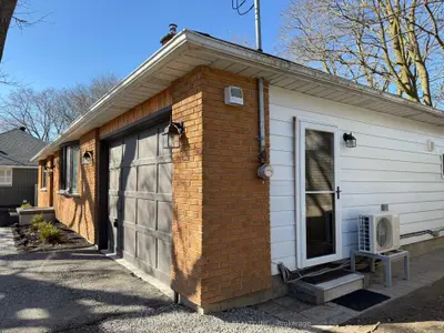 62 Baker Street A, Whitchurch-stouffville, On L4a 4s8
