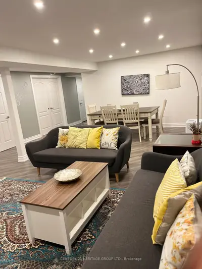 7 Creekview Avenue, Richmond Hill, On L4c 9x1