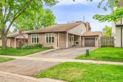 43 Stoddart Drive Drive, Aurora, On L4g 2g2