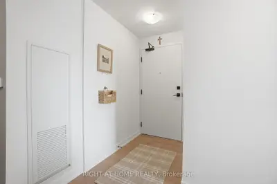 10 Abeja Street 1321, Vaughan, On L4k 0r4