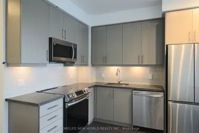 105 Oneida Crescent S 1209, Richmond Hill, On L4b 0h6