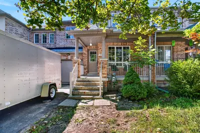 352 Flagstone Way, Newmarket, On L3x 2r3