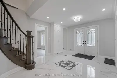 69 Raeview Drive, Whitchurch-stouffville, On L4a 3g7