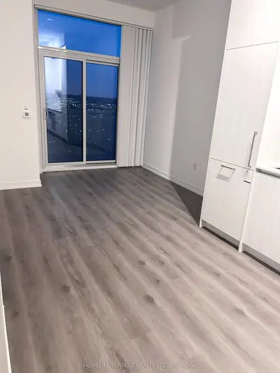 225 Commerce Street 3708, Vaughan, On L4k 5z7