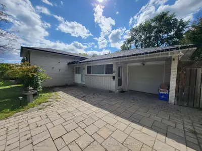 10 Alanadale Avenue, Markham, On L3p 1s3