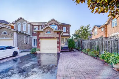 90 Amarillo Avenue, Markham, On L3r 0v3