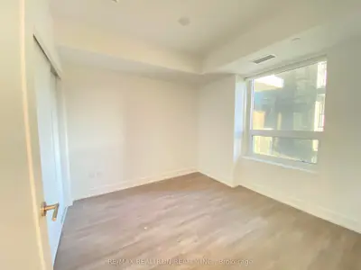 8 Cedarland Drive 925, Markham, On L6g 0h4