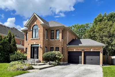 913 Ivsbridge Boulevard, Newmarket, On L3x 1l6