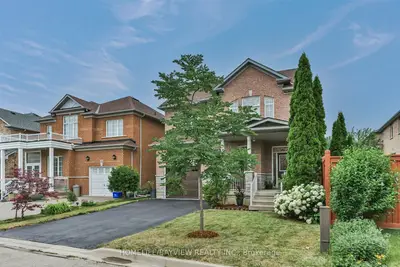26 Honeyview Street, Vaughan, On L4k 5s2