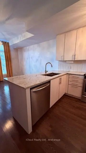 8169 Kipling Avenue 23, Vaughan, On L4l 0g4