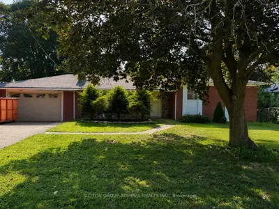 86 Hamilton Drive Main Floor, Newmarket, On L3y 3e8