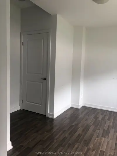 22 Bluenose Street, Vaughan, On L4l 0l7