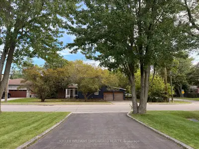 230 Rumble Avenue, Richmond Hill, On L4c 4g6