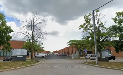 610 Bowes Road 4, Vaughan, On L4k 4a4