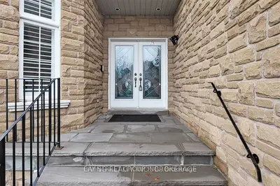 25 Greenshire Street, Richmond Hill, On L4b 4v3