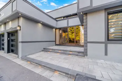 32 Colton Crescent S, Vaughan, On L4l 3l7