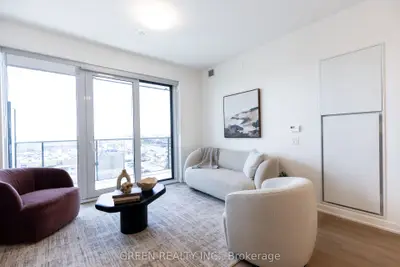 17645 Yonge Street 1903, Newmarket, On L3y 5h6
