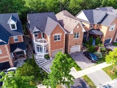 41 Maroon Drive, Richmond Hill, On L4e 5b4