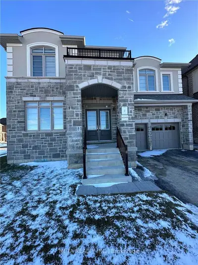 335 Danny Wheeler Boulevard, Georgina, On L4p 0k1