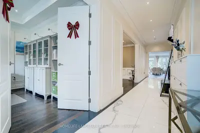 153 Lawrence Avenue, Richmond Hill, On L4c 1z4
