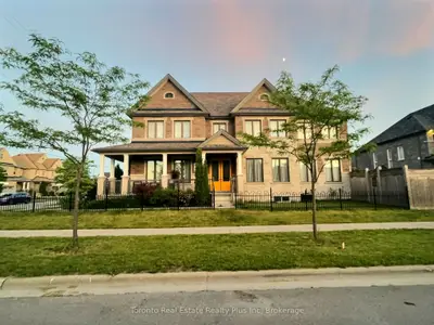 214 Eighth Avenue, New Tecumseth, On L9r 0h7
