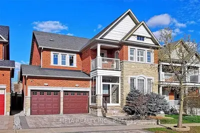 7 Lakewoods Street, Richmond Hill, On L4e 0b5