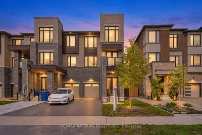 212 Vermont Avenue, Newmarket, On L3x 0m6
