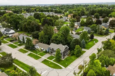 236 Stanley Street, Newmarket, On L3y 4m9