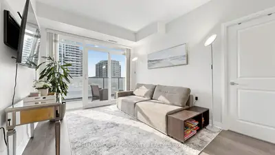 55 Oneida Crescent 408, Richmond Hill, On L4b 0e8