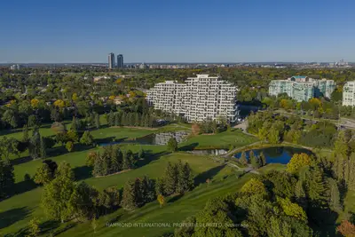 397 Royal Orchard Boulevard 706, Markham, On L3t 0h3
