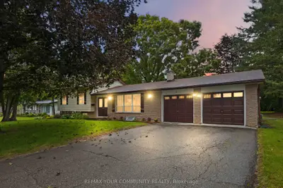 5 Medina Square, Georgina, On L4p 1e1
