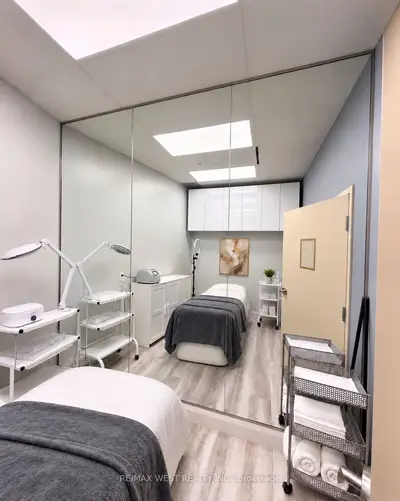 1480 Major Mackenzie Drive W E06 - Room 2, Vaughan, On L6a 4h6