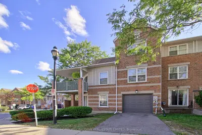 30 Brandy Lane Way, Newmarket, On L3y 8p7