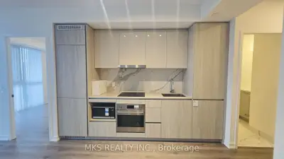 28 Interchange Way 2806, Vaughan, On L4k 5w3