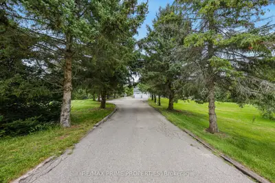 20369 Centre Street, East Gwillimbury, On L0g 1m0