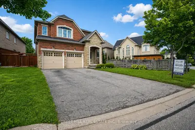22 Mccombe Lane, Vaughan, On L6a 4g2