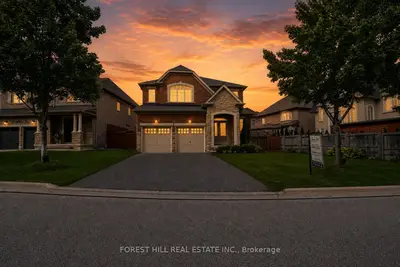 22 Mccombe Lane, Vaughan, On L6a 4g2