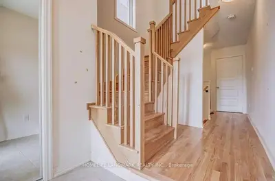 214 Vivant Street, Newmarket, On L3x 0k7