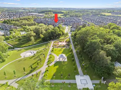 58 Sharonview Crescent, East Gwillimbury, On L9n 0s5