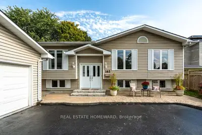 145 Carlson Drive Main, Newmarket, On L3y 3h1